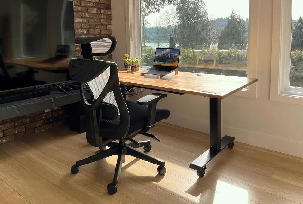 The Future of Electric Standing Desks: Smart Features and IoT Integration